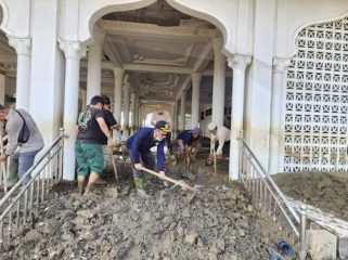 Kemenag Aceh kerahkan relawan membersihkan masjid dan madrasah terdampak banjir di Bireuen, Aceh Utara, dan Langsa untuk percepatan pemulihan. Foto: pemkab.kulonprogokab.go.id