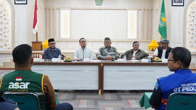Kemenag bersama relawan zakat memetakan distribusi bantuan bagi penyintas banjir di Aceh agar tepat sasaran dan menjangkau wilayah pelosok. Foto: kemenag.go.id