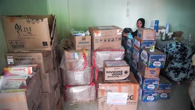 Stok obat RSUD Muda Sedia Aceh Tamiang dipastikan aman dan cukup usai banjir berkat bantuan cepat berbagai lembaga kesehatan. Foto: infopublik.id