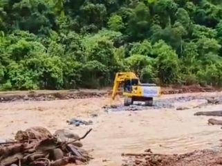 Aliran sungai di Padang berubah pascabanjir bandang. DPUPR lakukan penanganan darurat untuk cegah pengikisan tebing dan kerusakan lanjutan. Foto: infopublik.id