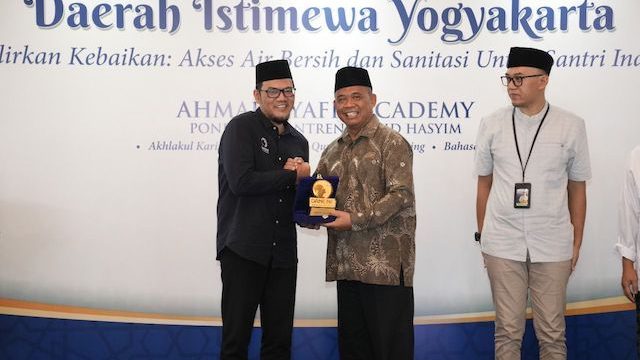 Bupati Sleman membuka Festival WASH di Pesantren Wahid Hasyim untuk memperluas akses air bersih dan sanitasi. Program ini didukung Danone dan pemerintah.