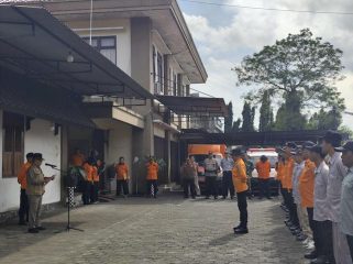 BPBD Sleman menggelar Apel Siaga Cuaca Ekstrem di Pakem untuk meningkatkan kesiapsiagaan menghadapi bencana hidrometeorologi.