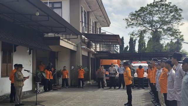 BPBD Sleman menggelar Apel Siaga Cuaca Ekstrem di Pakem untuk meningkatkan kesiapsiagaan menghadapi bencana hidrometeorologi.