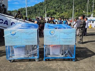 KKP menyalurkan alat pemurnian air dan bantuan logistik bagi korban banjir dan longsor di Sumatra Barat, Sumatra Utara, dan Aceh. Foto: infopublik.id